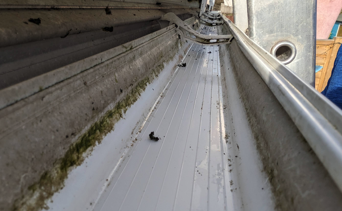 Clean Gutters Service